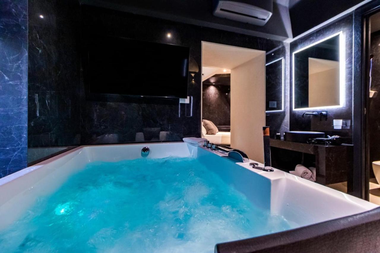 4 Suites " Unconventional Living Rooms " カターニア エクステリア 写真
