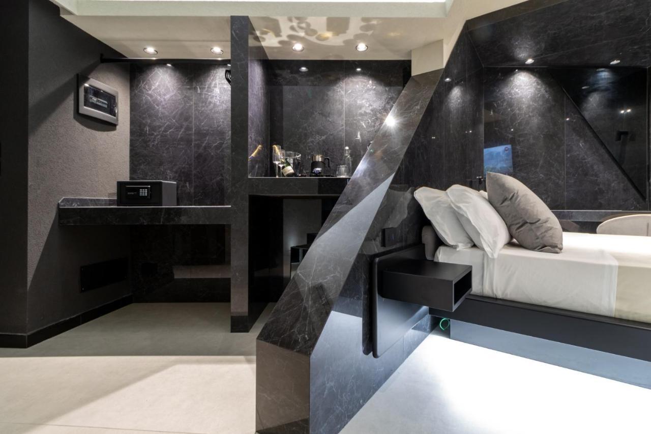 4 Suites " Unconventional Living Rooms " カターニア エクステリア 写真