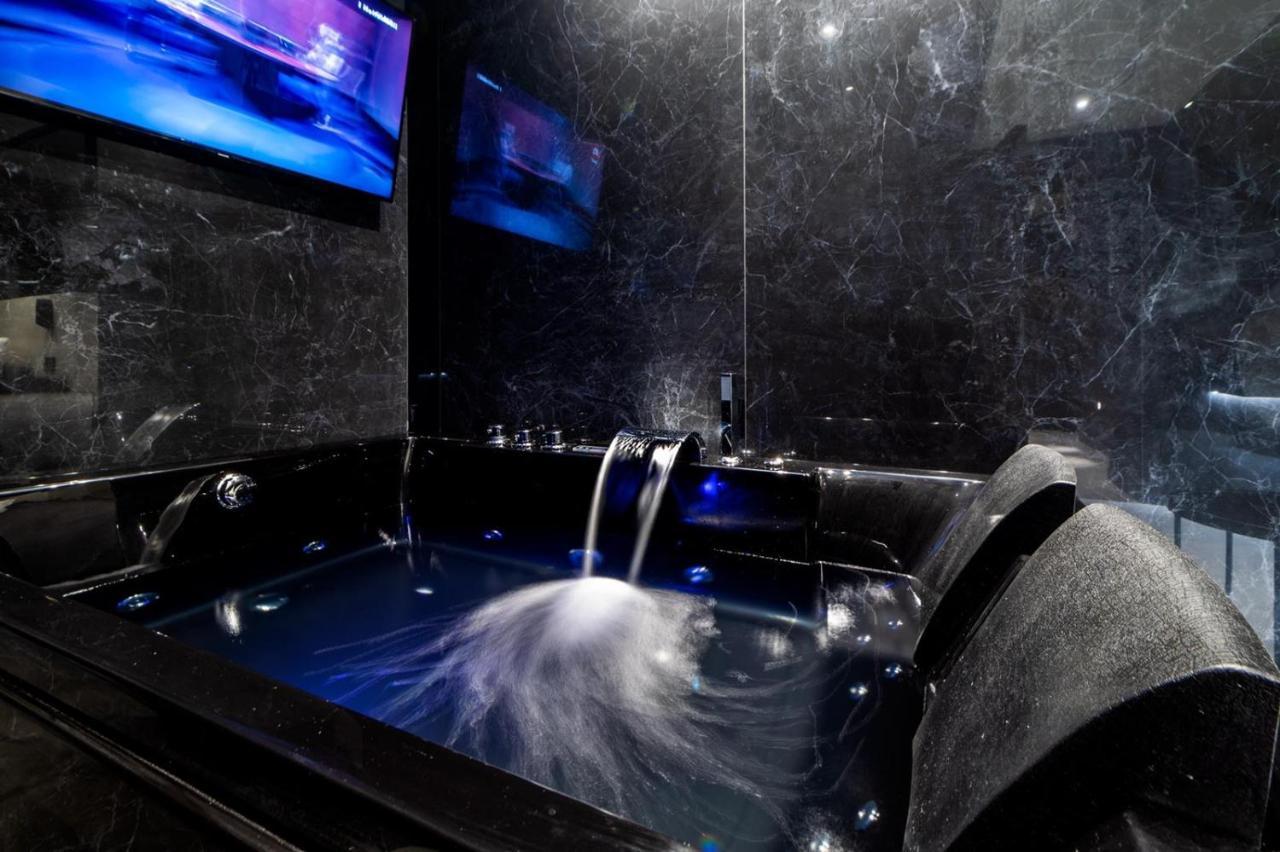 4 Suites " Unconventional Living Rooms " カターニア エクステリア 写真