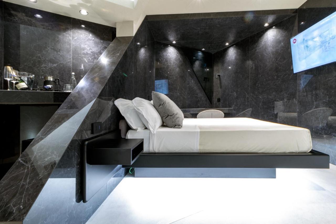 4 Suites " Unconventional Living Rooms " カターニア エクステリア 写真